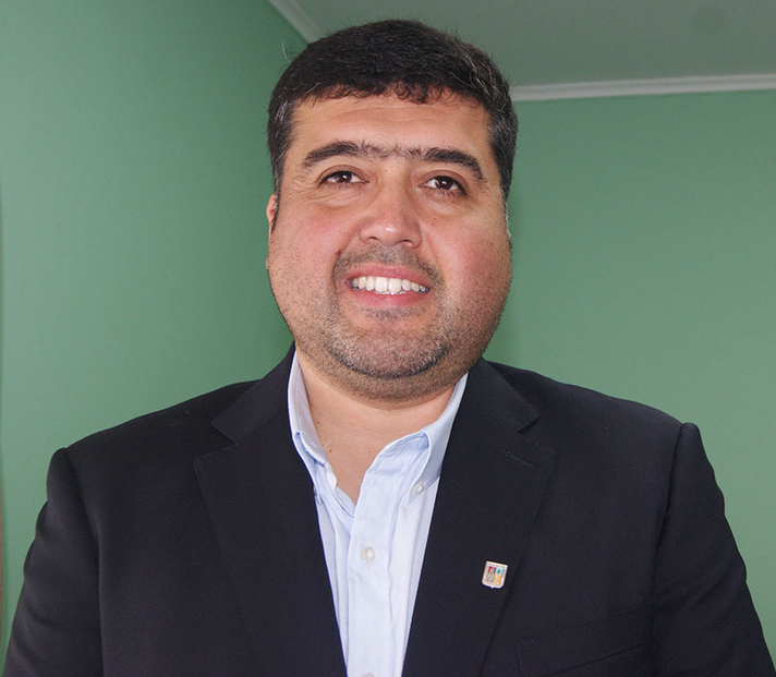 Dr. Felipe Almuna Salgado