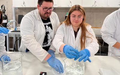 Académico del Instituto de Acuicultura y Medio Ambiente y estudiante de Ingeniería Ambiental UACh realizaron exitosa pasantía en Laboratorio de Electroquímica y Nanomateriales de la Universidad de Chile