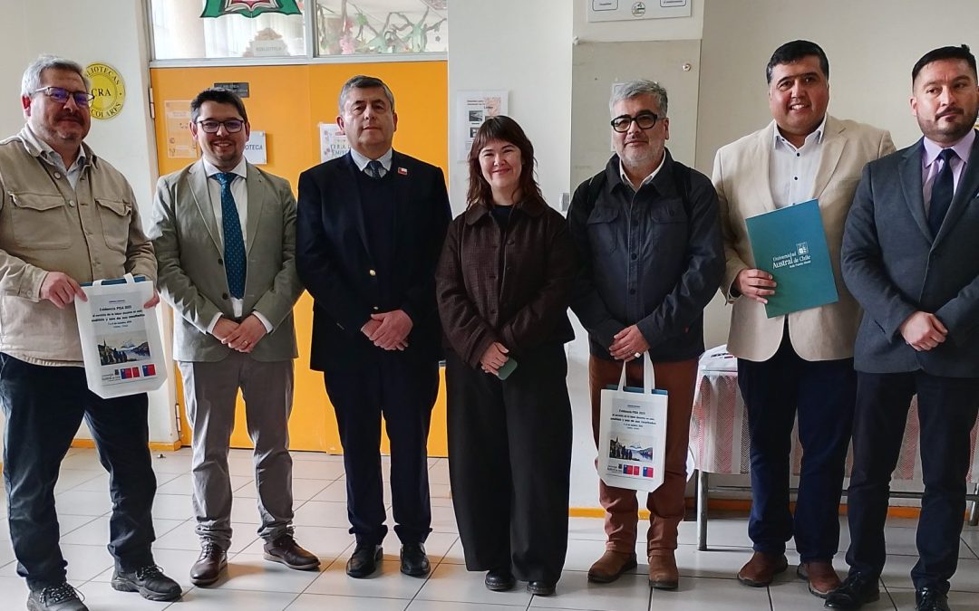 UACh participa en encuentro educativo en Chiloé en torno a los resultados PISA 2025