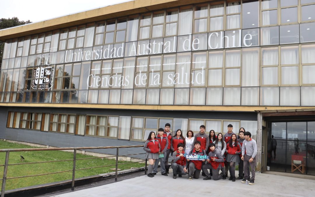 Primera versión de SaludFest + Puertas Abiertas UACh reunió a estudiantes de enseñanza media en torno a las carreras del área de la salud